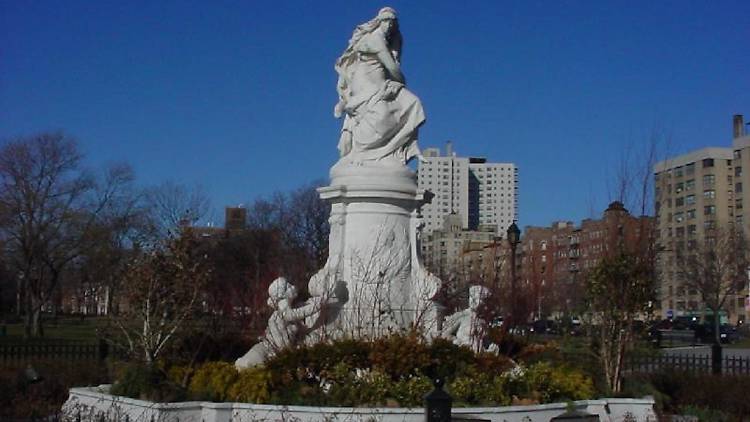 Heinrich Heine Fountain, Joyce Kilmer Park