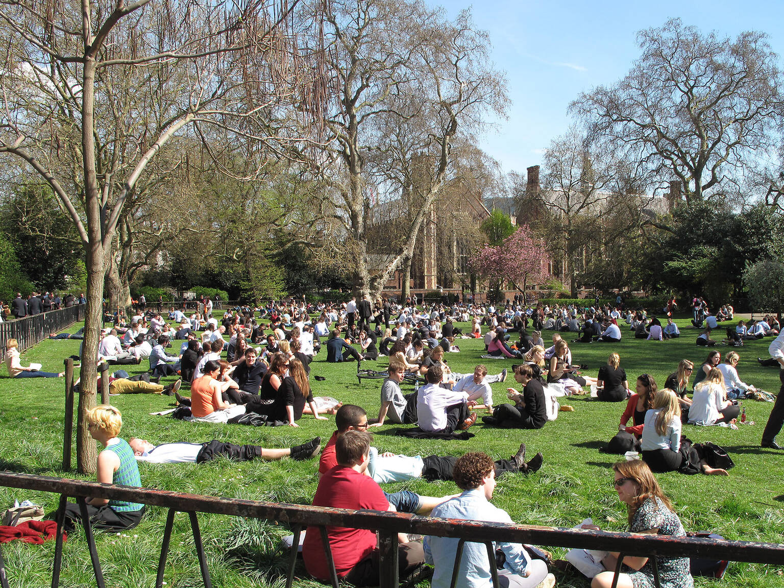 15 Best Picnic Spots in London For An Al Fresco Lunch