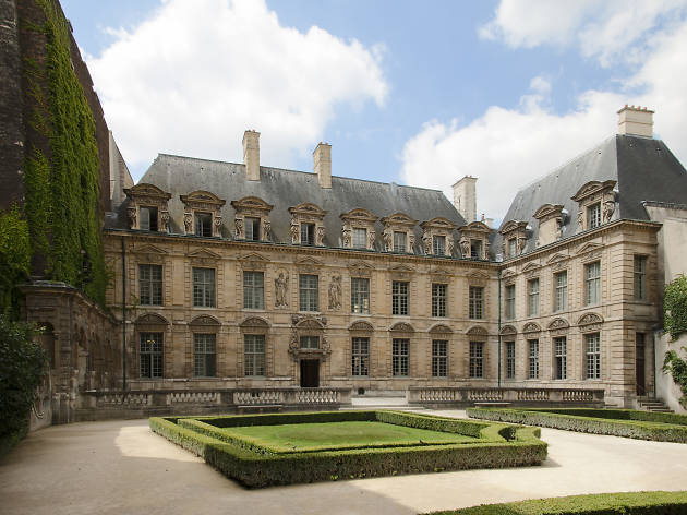 Hôtel de Béthune-Sully, façade sur jardin ou façade nord Hôtel de Béthune-Sully, façade sur jardin ou façade nord