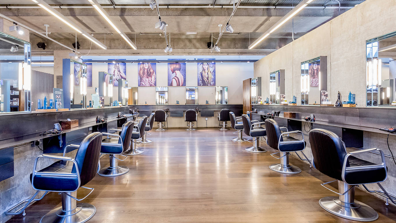 Best Hairdressers in London Now Taking Bookings