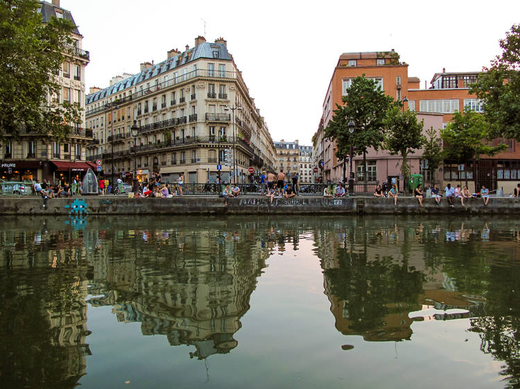 Cheap apéros at Canal Saint-Martin