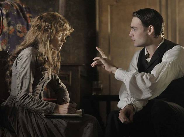 The Limehouse Golem Olivia Cooke as Elizabeth Cree and Douglas Booth as Dan Leno in The Limehouse Golem, directed by Juan Carlos Medina Photo: Nicola Dove. Copyright: Lionsgate Films. All Rights Reserved.