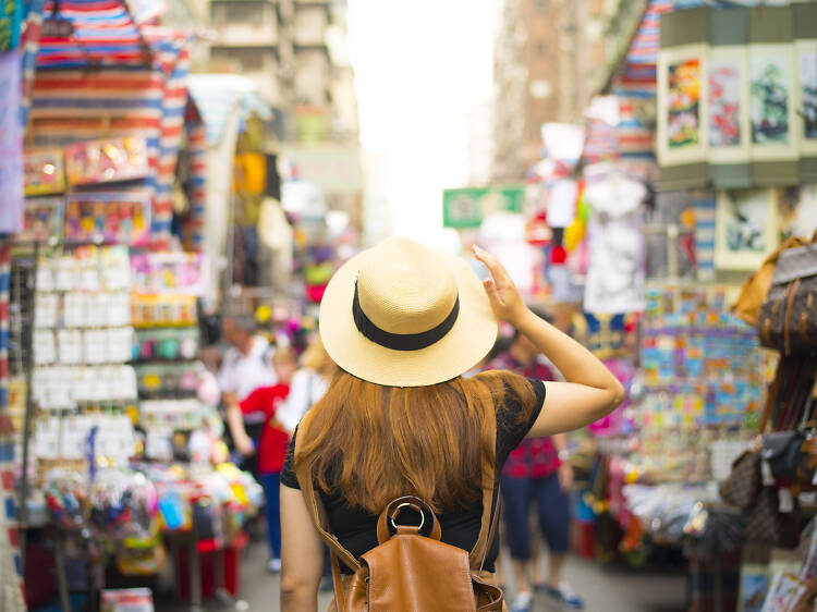 hong kong tourist shopping