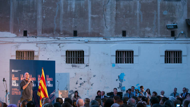 Lluís Llach en la inauguración de la exposición