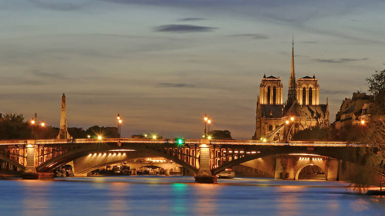 See the best views of Paris on the Bateaux Parisiens