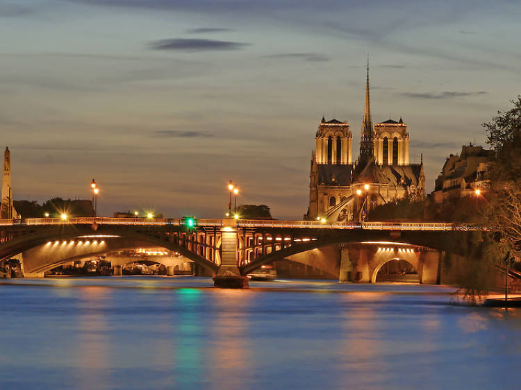 See the best views of Paris on the Bateaux Parisiens