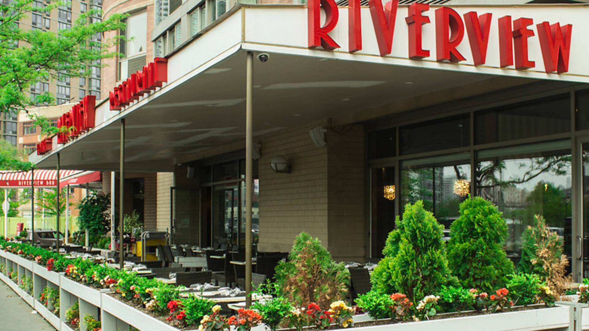 Riverview Restaurant & Lounge Restaurants in Long Island City, New York