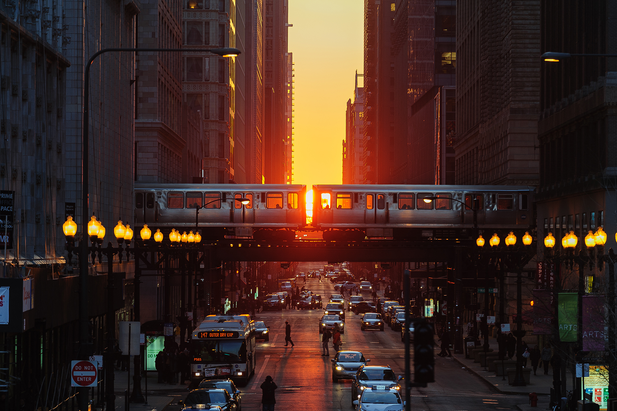 Chicagohenge 2024 returns Tuesday with a dazzling sunrise and sunset