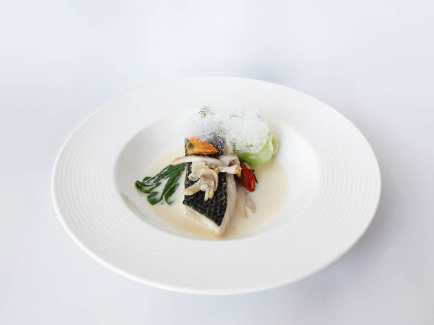 Robalo com pak choi - Restaurante Egoísta Robalo com pak choi - Restaurante Egoísta