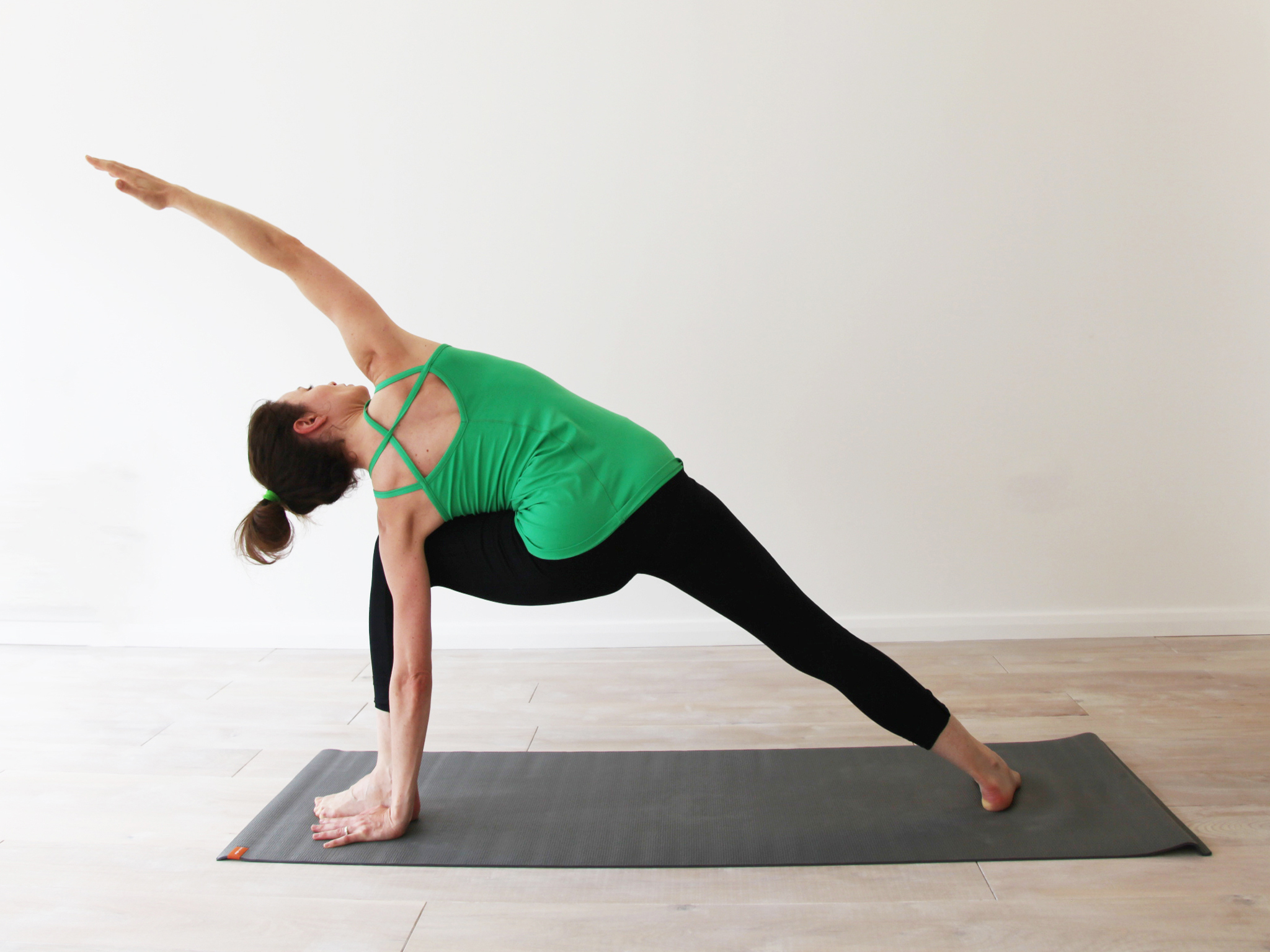 8 posturas de yoga para potenciar tu salud (y elige tu estilo)