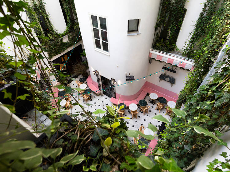 Le bar de l'Hôtel Grand Amour