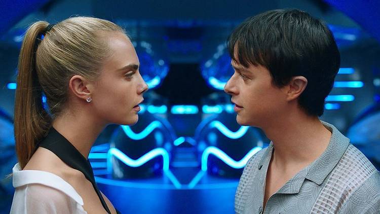 Cara Delevingne as Sergeant Laureline and Dane DeHaan as Major Valerian in Valerian And The City Of A Thousand Planets, directed by Luc Besson.&#13;Copyright: Lionsgate Films. All Rights Reserved.