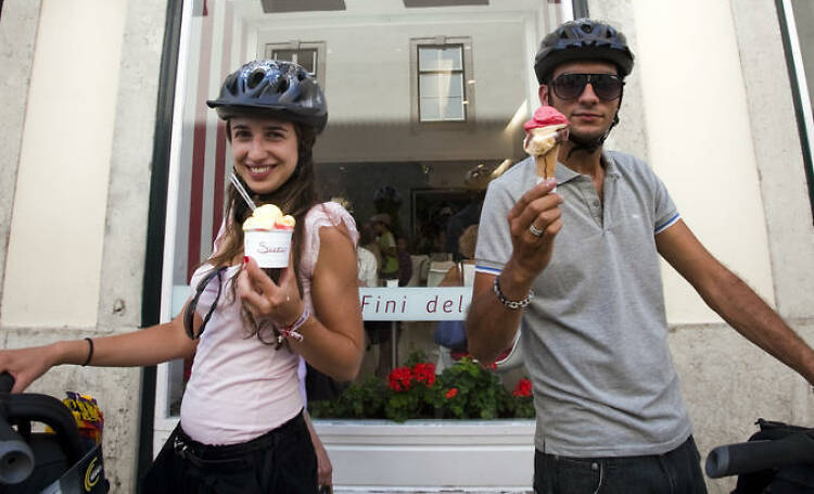 Sightseeing by Segway with food tastings