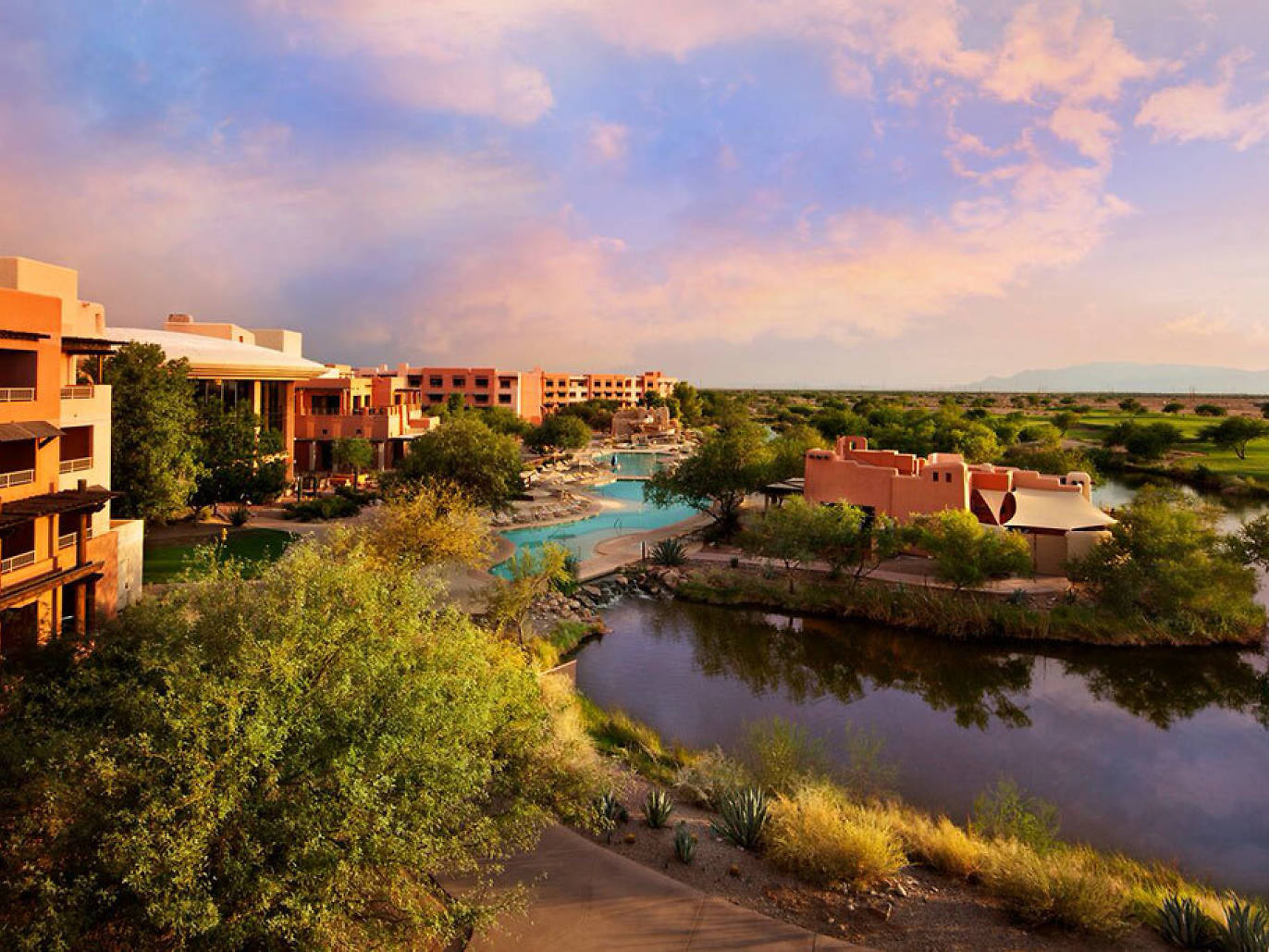 22 Best Hotels in Phoenix for a Luxe Vacation or Staycation