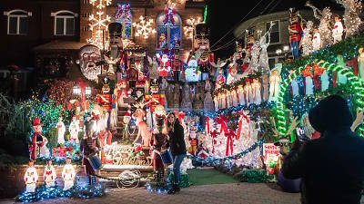 Dyker Heights Christmas Lights 2023: Tours & Tips For Brooklyn ...
