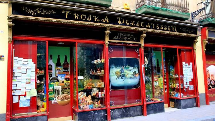 TROIKA DELICATESSEN: Embajada de honor