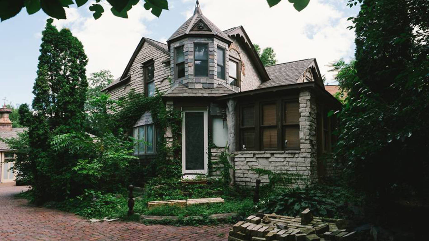 12 Spooky Airbnbs You Can Rent For Halloween