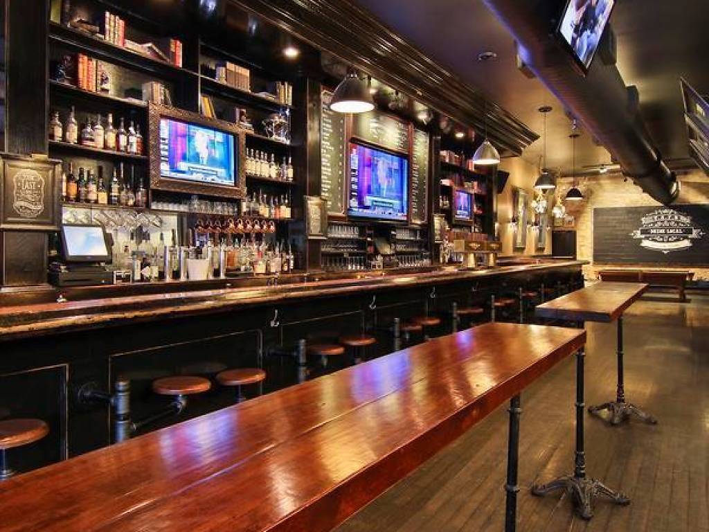 14 Best Lincoln Park Bars to Check Out Tonight