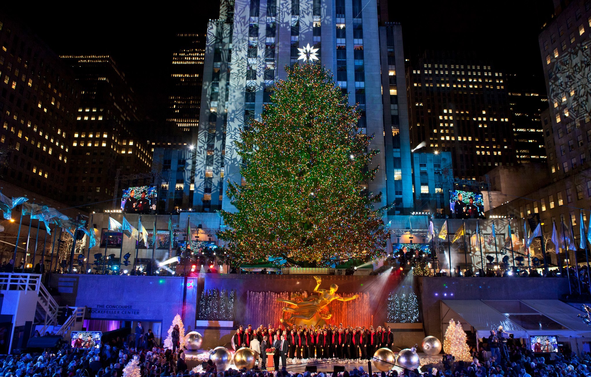 Rockefeller Center Christmas Tree guide plus what to do nearby