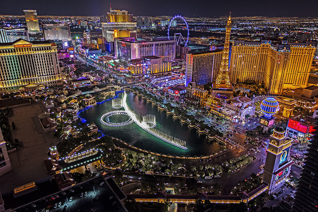 12 Best Rooftop Bars in Las Vegas You Will Never Want to Leave