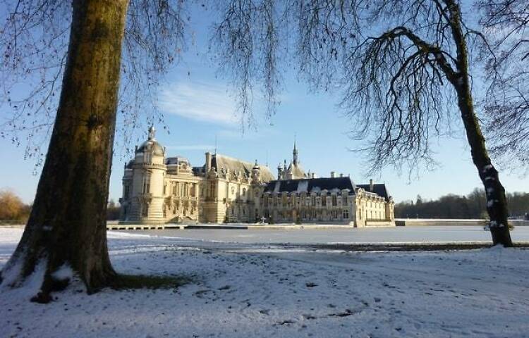 Château de Chantilly Tour and a Renaissance-Style Meal