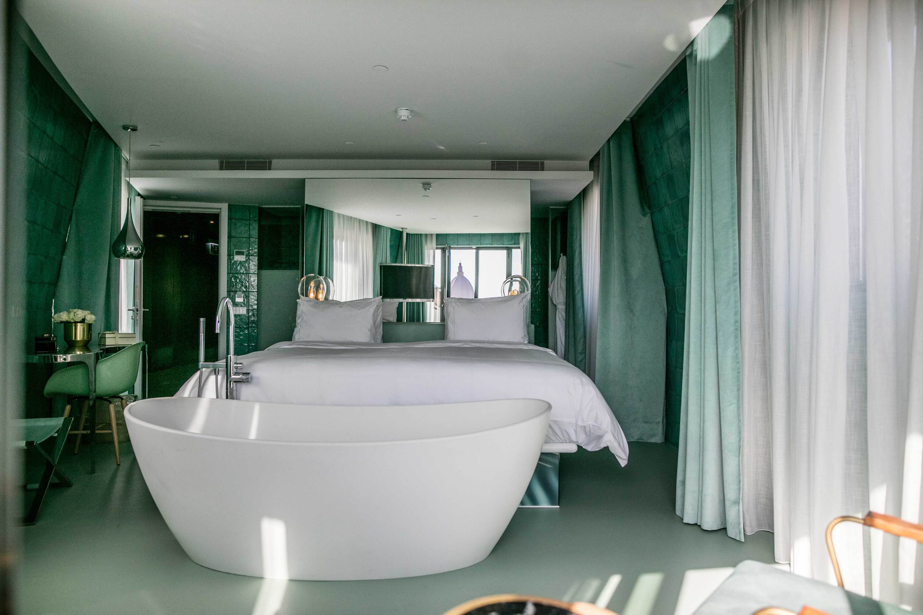 Best Lisbon Hotels With Jacuzzis In Rooms Including Rooftops