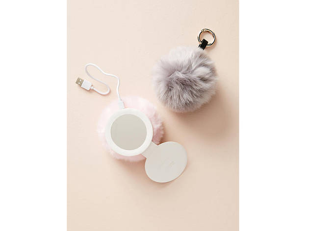 Boostcase Pompom Smartphone Charger Boostcase Pompom Smartphone Charger