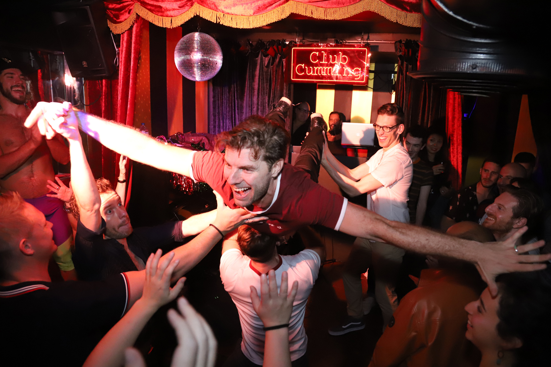 10 Best Gay Bars In NYC For A Hot Night Out On The Town