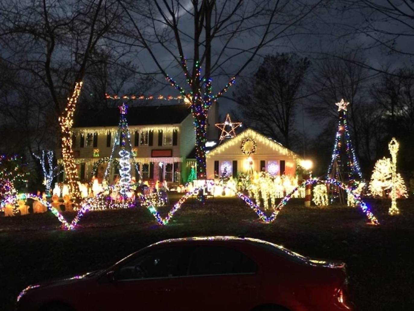 14 Best Places to See Christmas Lights in Philadelphia This Season