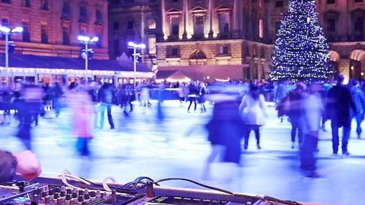 Go LATE-NIGHT ice-skating