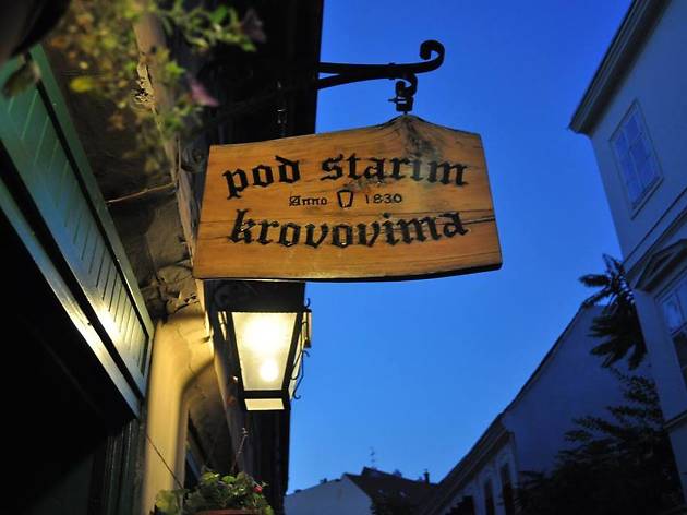 Pod starim krovovima Pod starim krovovima