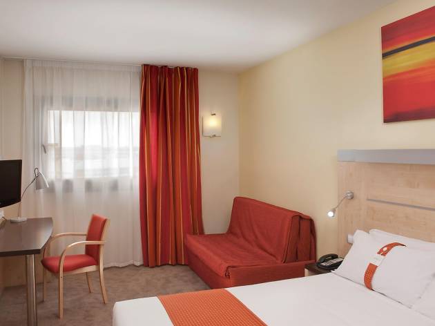 Holiday Inn Express Barcelona - Sant Cugat Holiday Inn Express Barcelona - Sant Cugat