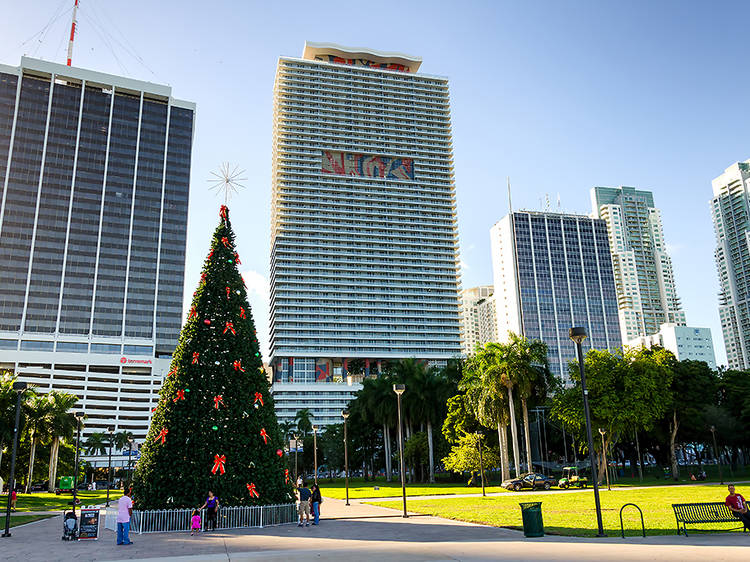 Flagler Street and Bayfront Park