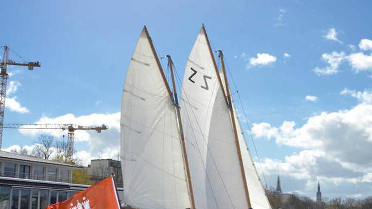 Hamburg Small-Group Sunset Sailing Cruise on Lake Alster