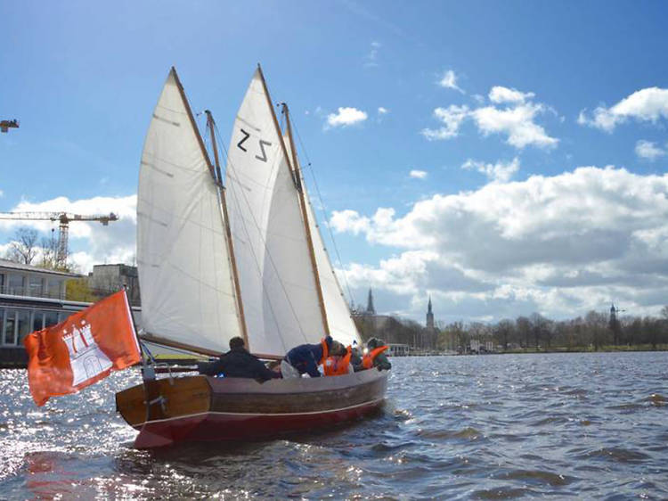 Hamburg Small-Group Sunset Sailing Cruise on Lake Alster