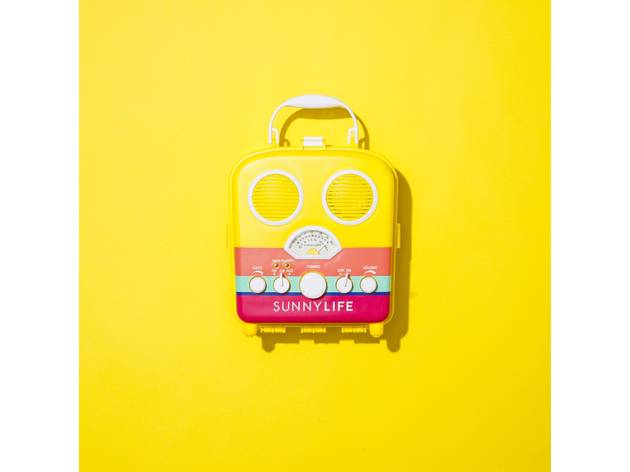 Beach sound AM/FM radio and speaker by SunnyLife Beach sound AM/FM radio and speaker by SunnyLife