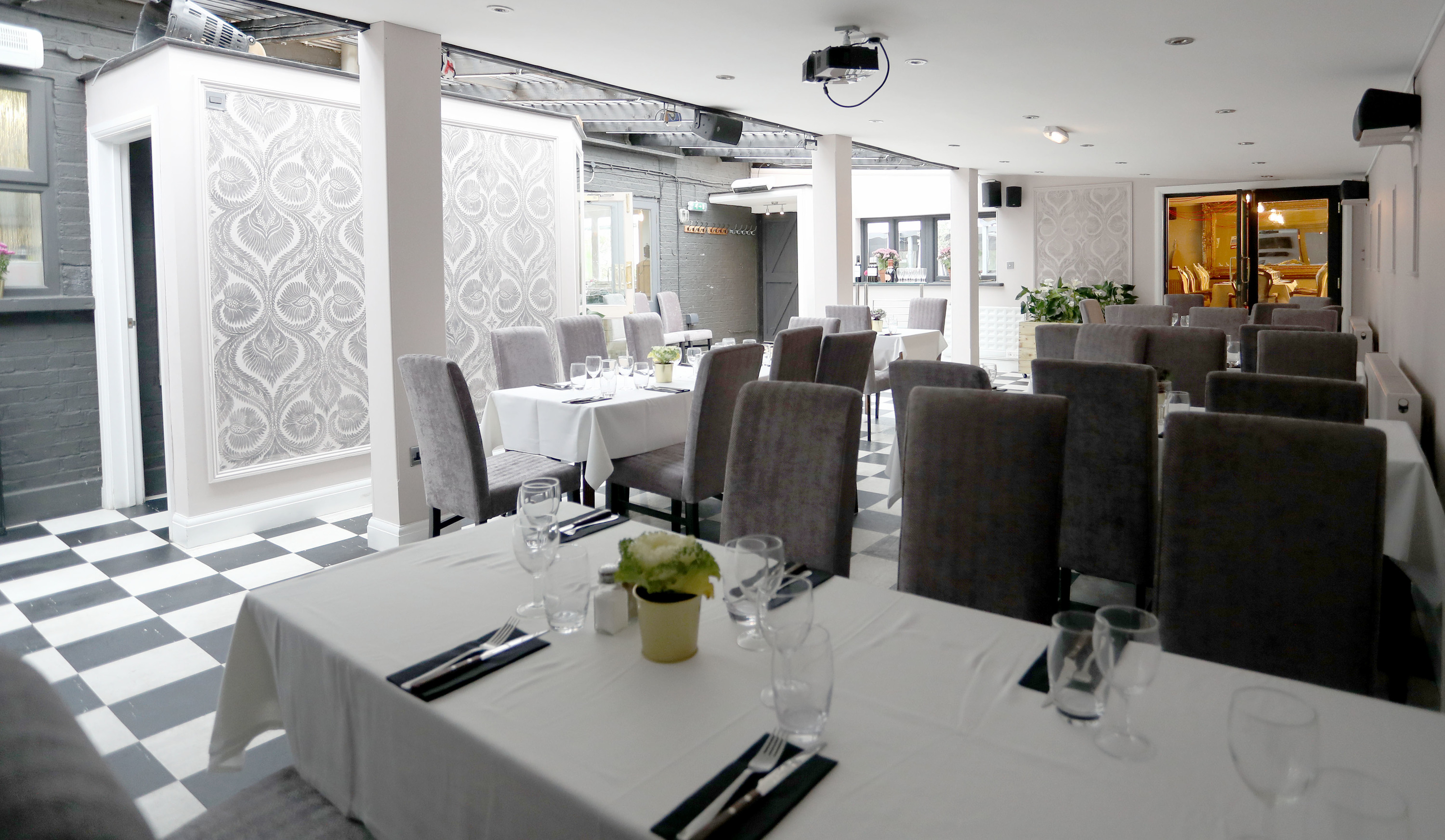 Discount Suit Company Bars and pubs in Spitalfields, London