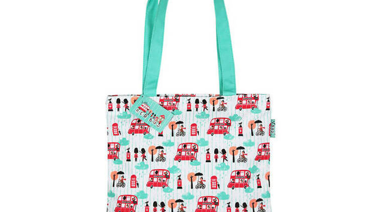 Little red bus tote bag