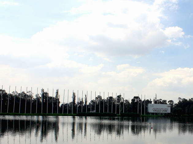 Pista Olímpica de Remo y Canotaje Virigilio Uribe Pista Olímpica de Remo y Canotaje Virigilio Uribe en Xochimilco