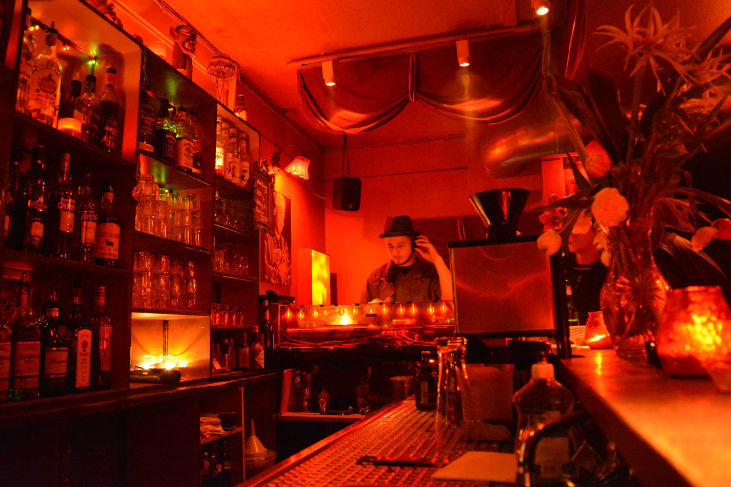 9 Best Bars In Hamburg Picked By Locals