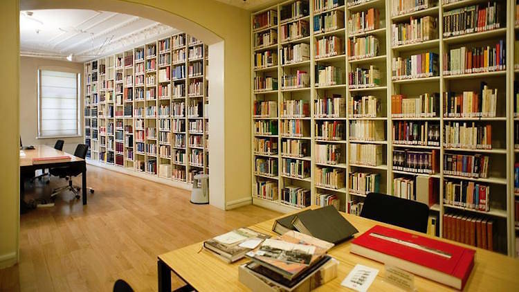 İstanbul Araştırmaları Enstitüsü Kütüphanesi