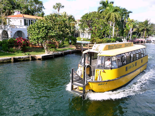Water Taxi Holiday Lights Water Taxi Holiday Lights