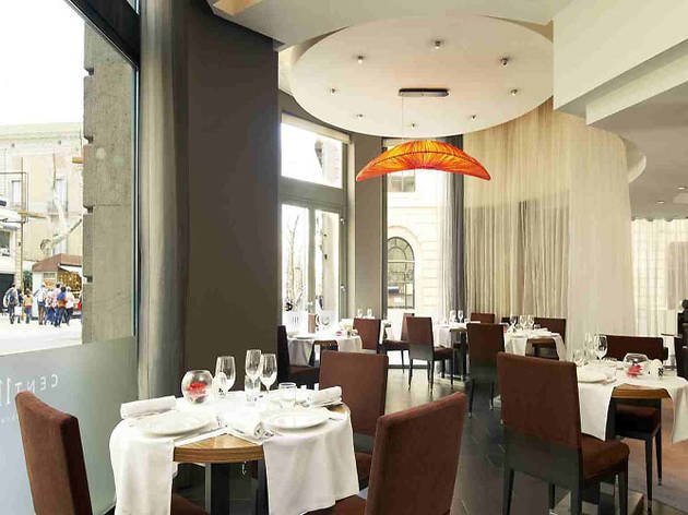 Gaudeix d'un sopar al CentOnze i t'obsequiem amb un combinat Gaudeix d'un sopar al CentOnze i t'obsequiem amb un combinat