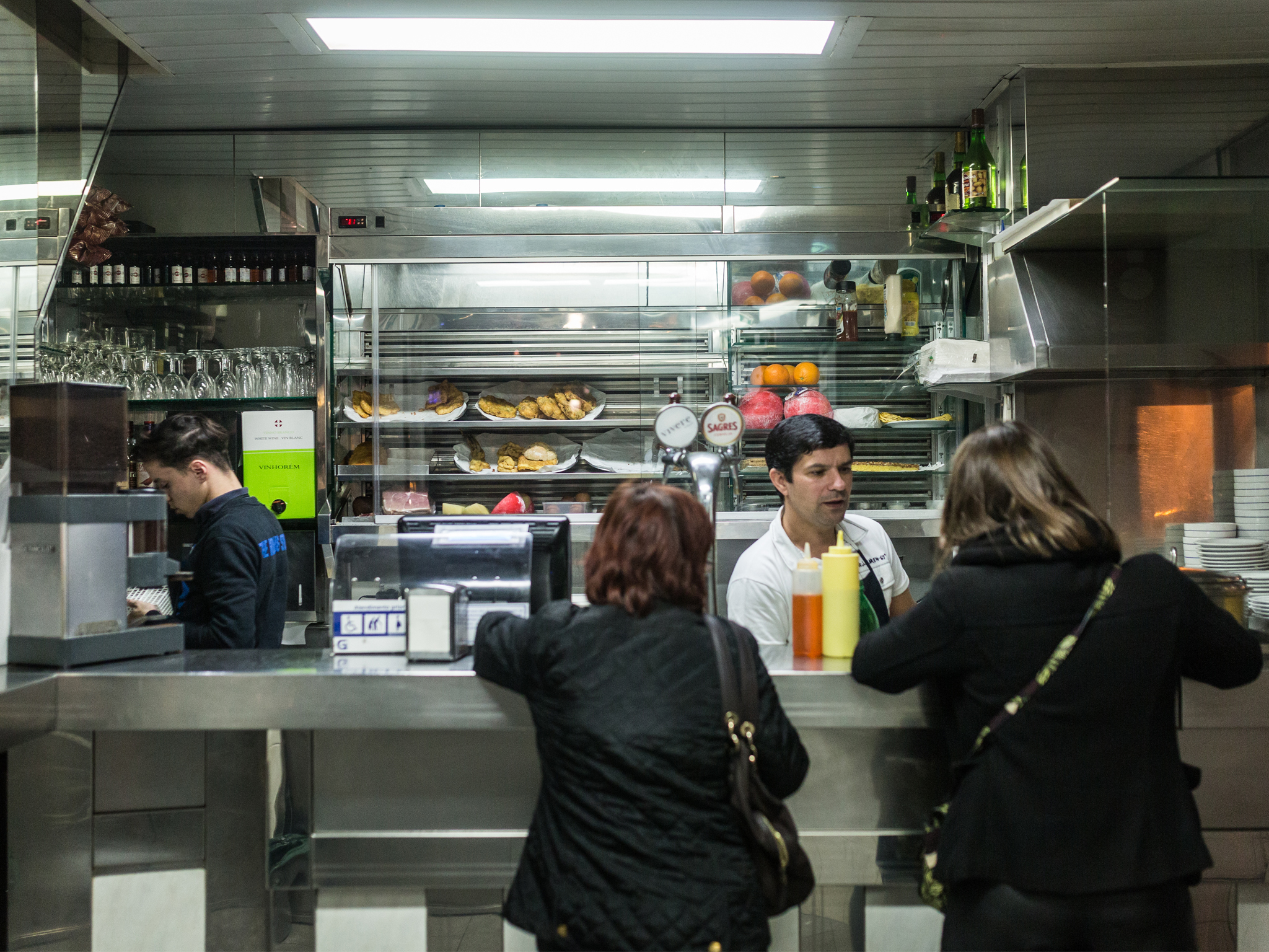 AS BIFANAS DO AFONSO, Lisbon - Baixa, Rossio & Restauradores