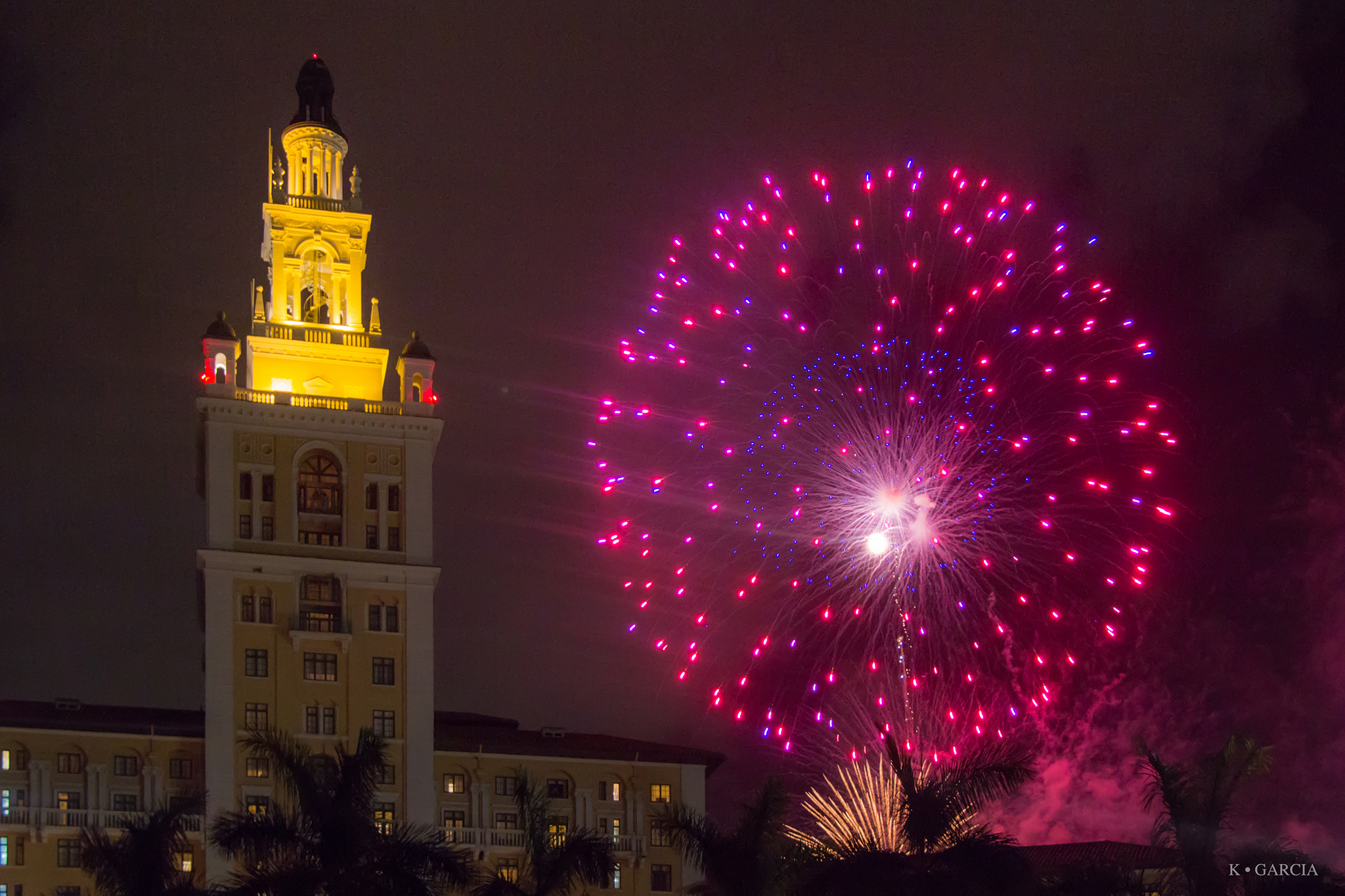 See New Year&#039;s Eve Fireworks in Miami and Ring In 2019