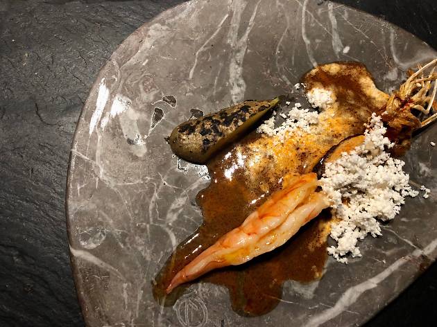 Camarón con polvo de su cabeza de BIKO Restaurante Biko CDMX
