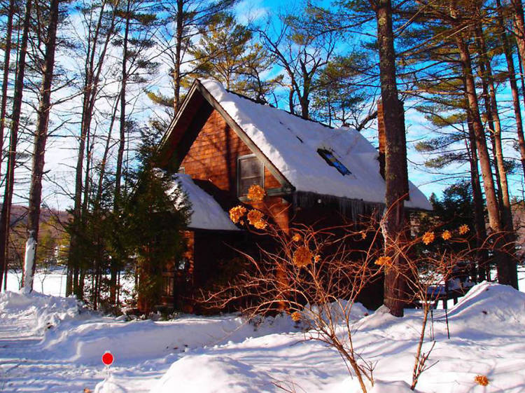 The coziest Airbnb cabins in the U.S. to rent this winter