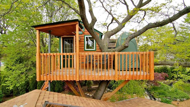 The garden treehouse in Chicagoland