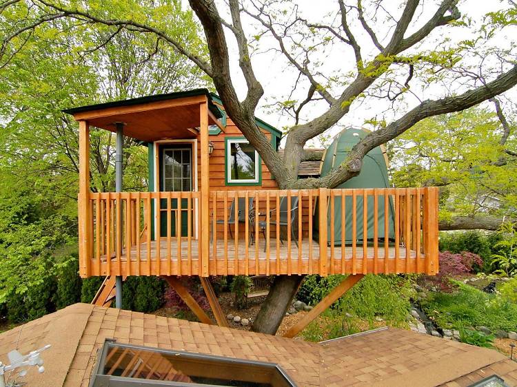 The garden treehouse in Chicagoland