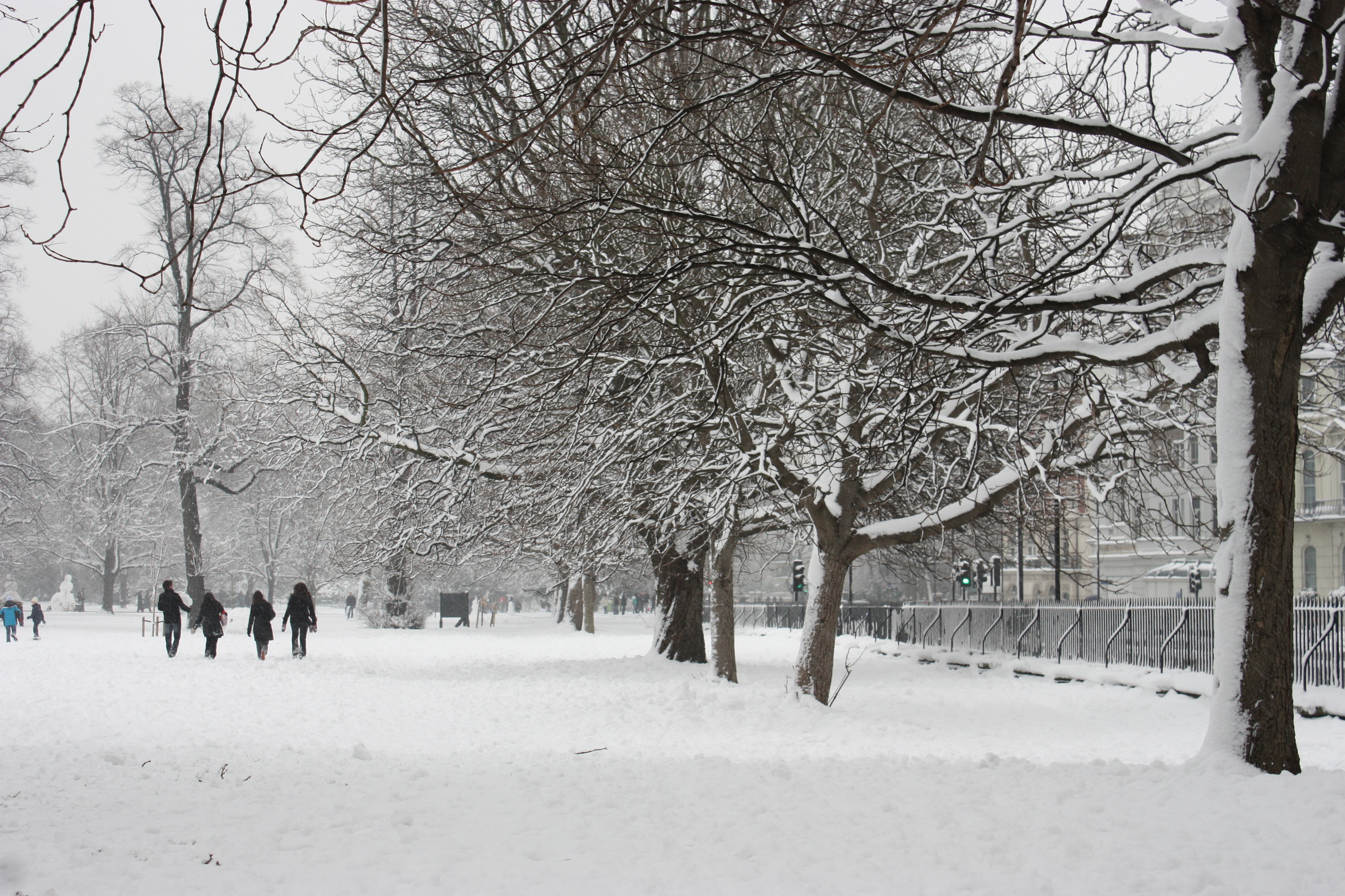 8 Cool Things To Do When It Snows in London Snow Days in London